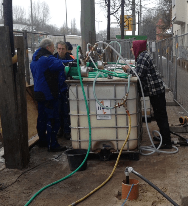 Einspeisung der Faliten Lösung über IBC-Container